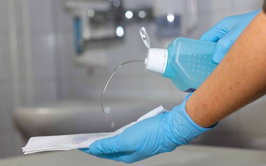 papelmatic-higiene-profesional-aplicar-desinfectantes-sanitarios-1080x675